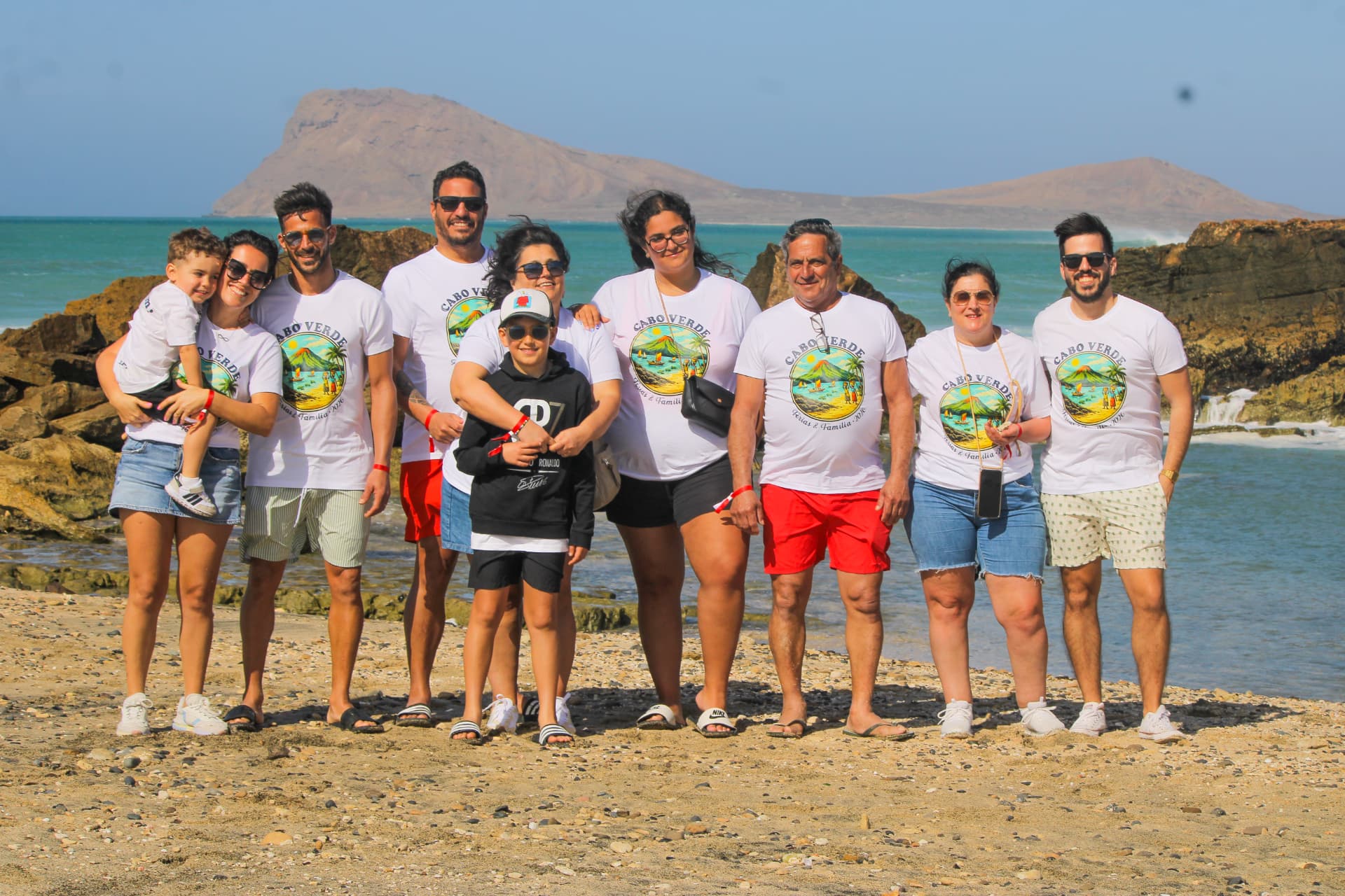 Grupo da Krioula Tour numa paragem do Tour à Ilha